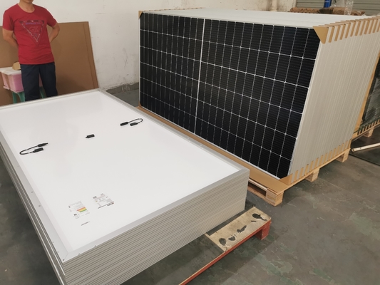 खरीदें हाफ सेल मोनोक्रिस्टलाइन सोलर पैनल 540W 545W 550W 555W online manufacture