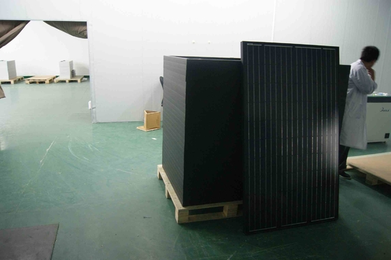 खरीदें ब्लैक बैकशीट के साथ 156.75mm 330w 340w मोनो सोलर पैनल online manufacture